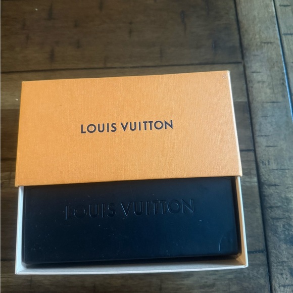 Louis Vuitton Black Sunglasses - Picture 15 of 16